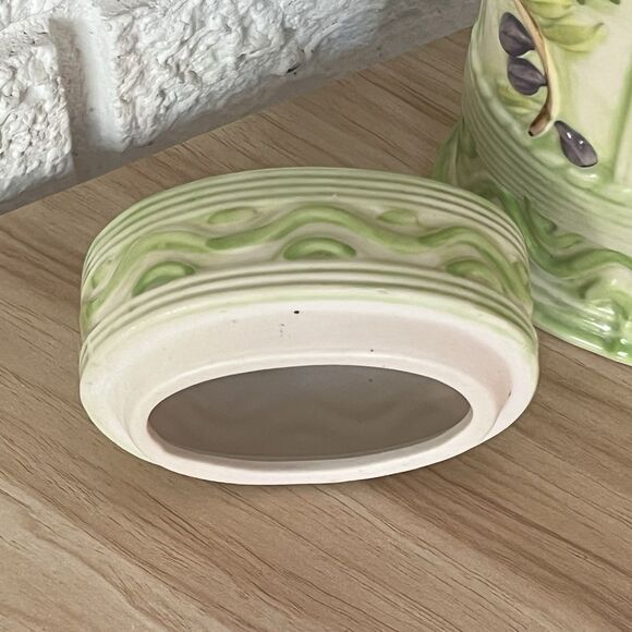 VTG Italian Oval Ceramic Pasta Spaghetti Canister Jar 3-D Olives Tall Lidded - Picture 5 of 12